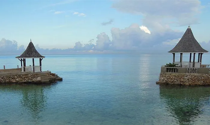 Seagarden Resort 3*